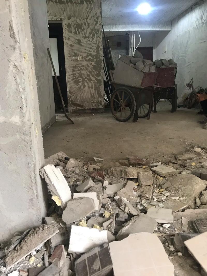 蘇州專業(yè)拆墻砸墻與建筑垃圾清運服務(wù) 一站式室內(nèi)外裝修拆除解決方案